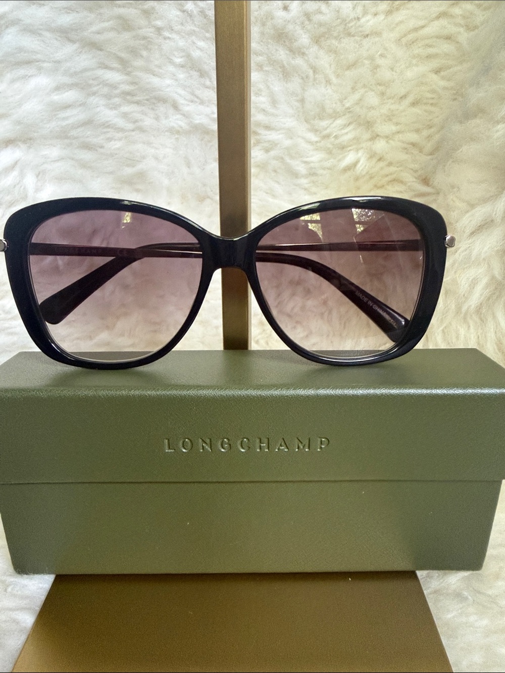 Longchamp Black Oversized Cat-Eye Sunglasses with Gradient Lenses